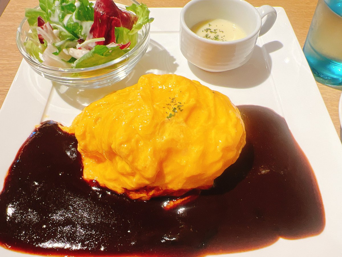 tokyo_mandolin's tweet photo. 【スタッフ更新🎵】

本日は5月4回目のリハーサルでした💪
大迫力のサウンドです🎵
　
お昼ご飯はオムライス😋

いよいよ本番が近づいて参りました！！！👀

コンサートのチケット好評発売中です🎟️
是非、ご予約お待ちしております！

2026年5月31日(日)
東京マンドリン・アンサンブルコンサート2026 https://t.co/ZVORqrplNn