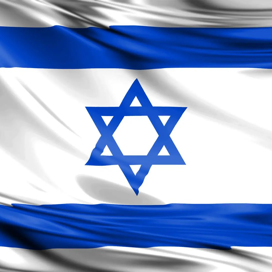 thenews_fr's tweet photo. 🇲🇦🇮🇱 Savez-vous que la société Moroccanoil, qui sponsorise l’Eurovision depuis 2020, est israélienne ?

En effet, Moroccanoil Israel Ltd. fabrique ses produits cosmétiques principalement dans le nord d’Israël, en utilisant comme ingrédient principal l’huile d’argan brute importée du Maroc.

🫰 Avec ce nom très « marocain », la marque échappe aux campagnes de boycott. Cela lui permet de se développer partout en Europe, notamment en France, où elle est vendue chez Sephora, Marionnaud, Printemps, Primor, Amazon, etc.