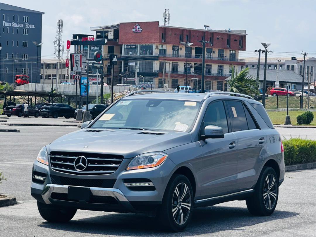 AncientOne_77's tweet photo. 2015 Mercedes Benz ML350

23m https://t.co/gXoL9j5KS3