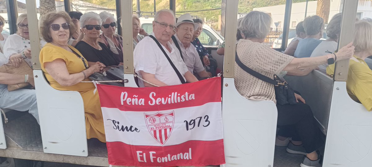 PsFontanal's tweet photo. Nuestra peña visitó ayer el bonito pueblo de Bonares para ver las cruces. Con calor pero mereció la pena @fpsevillistas @avveltriangulo https://t.co/IL8istzExJ