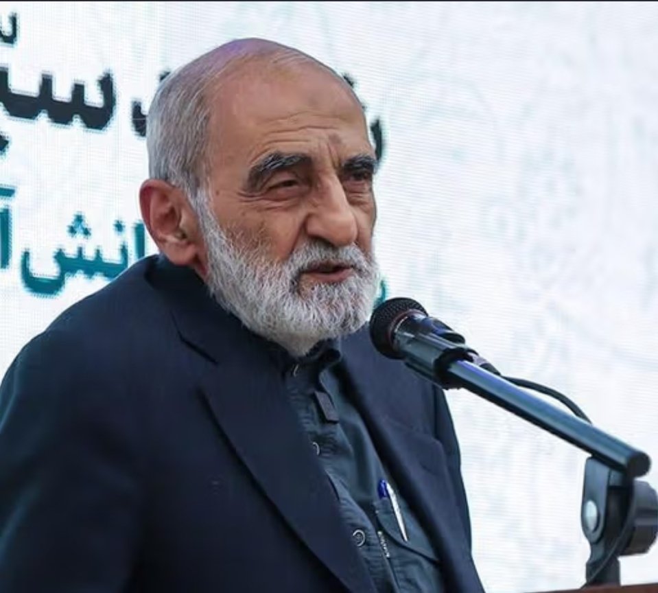 618340878175g's tweet photo. حاج حسین شریعتمداری
کیسینجر و فیلسوف بی رقیب زمان
سی ساله میگفت تنگه رو ببندید و گوش نمیکردن اگر سی سال پیش باجگیری شروع میشد الان صدها عدد بمب اتمی داشتن. https://t.co/V5dNjeXHZD