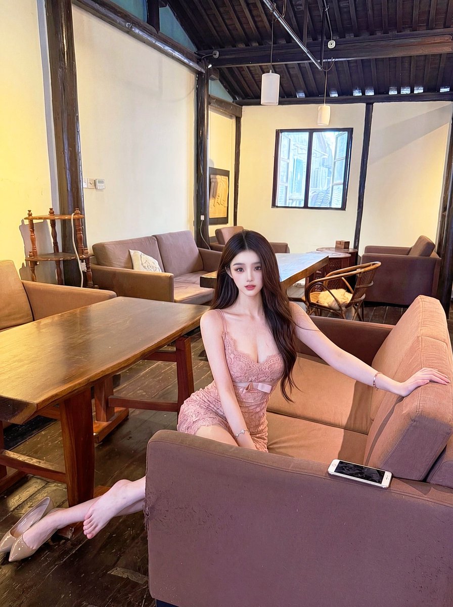 Justlex07's tweet photo. 永远有一颗向往自由的心。
#御姐ootd穿搭 #西安旅游 https://t.co/8Ku17KyAjp