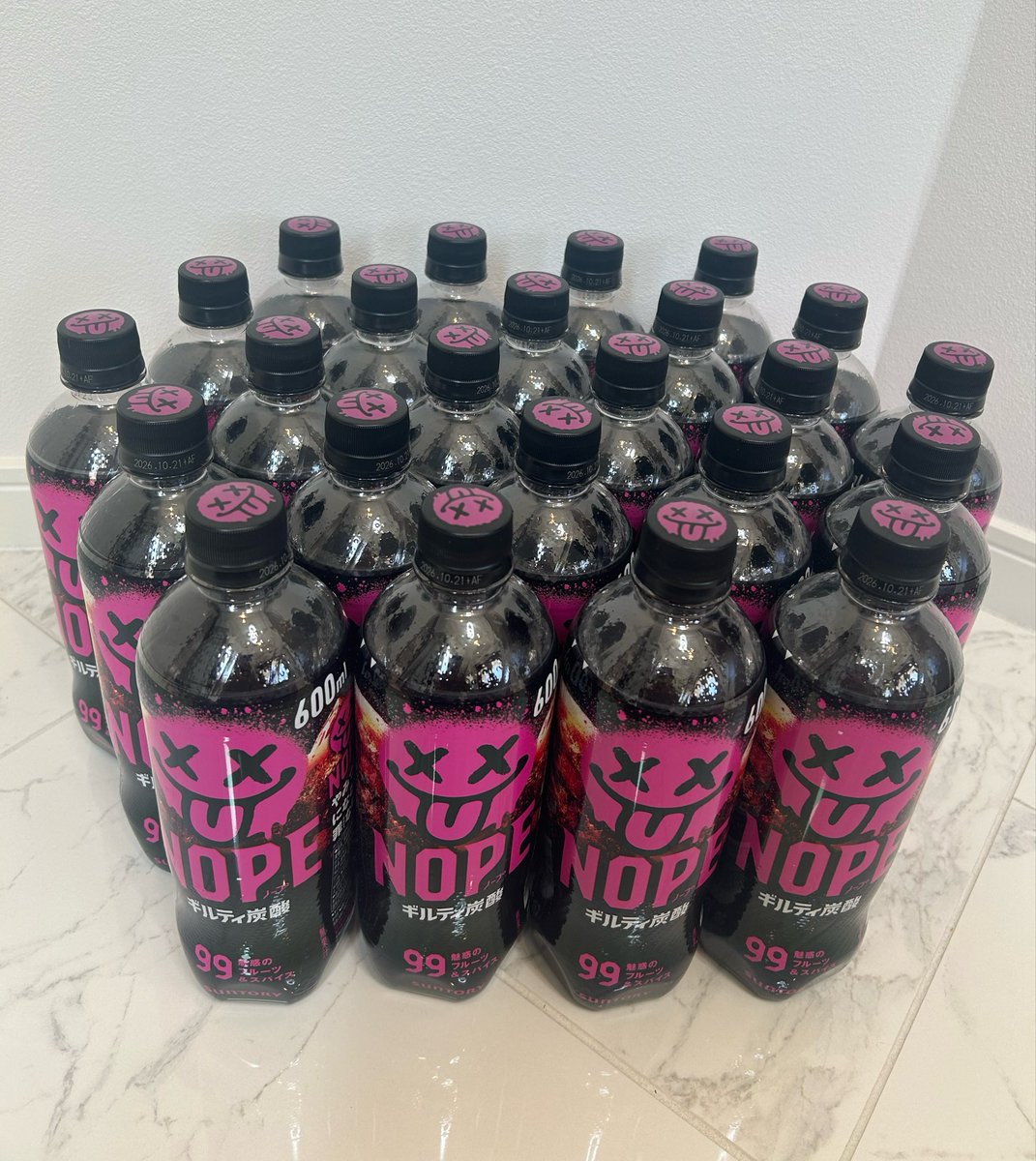 Duz9Gr4Glm32987's tweet photo. カラオケ館【公式】様
【@BV_Karakan 】より

NOPE ギルティ炭酸1ケースをいただきました✨
スカッと爽快で、パッケージのインパクトも強くて冷蔵庫にあるだけでちょっとテンション上がります😂

またカラオケ館にも遊びに行きたいです🎤
この度は素敵なご縁をありがとうございました🌸 https://t.co/wsgiWo9zvC