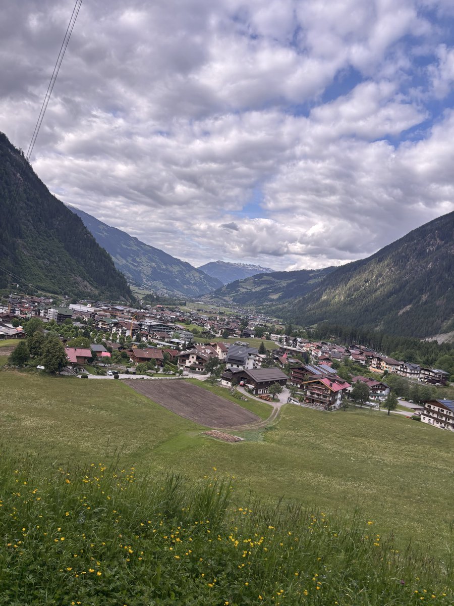 Ben__VAL's tweet photo. Was für ein unglaubliches Bootcamp.
Es war nicht einfach nur ein Trainingslager, sondern gleichzeitig ein Urlaub und eine Erfahrung, wie man sie nur selten erlebt. Jeden Tag gab es neue, wunderschöne Eindrücke und man hat gemerkt, wie viel Mühe sich alle gegeben haben, um dieses https://t.co/uKWPFIZkED