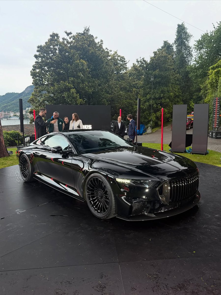 Carbrands_crew's tweet photo. BRABUS BODO🥶🦅
A $1.1 Million, coachbuilt masterpiece based on the Aston Martin Vanquish🪽
📈 1,000 PS / 986 BHP
🌪️ 1,200 Nm (885 lb-ft) of torque
🚀 0-300 km/h in 23.9 seconds
🏁 Top speed: 360 km/h (224 mph)
🌐 Limited to just 77 units globally
Tag a friend ⬇️
#BRABUS #BODO https://t.co/cd77zz6fUP