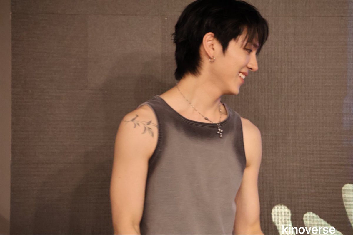 kihoverse's tweet photo. 26.5.23
일본 팬싸
ㅠㅠㅠㅠ❤️💜🤍

#키노 #KINO #LostandFound

@nakedxproud https://t.co/hTeHAm4zED