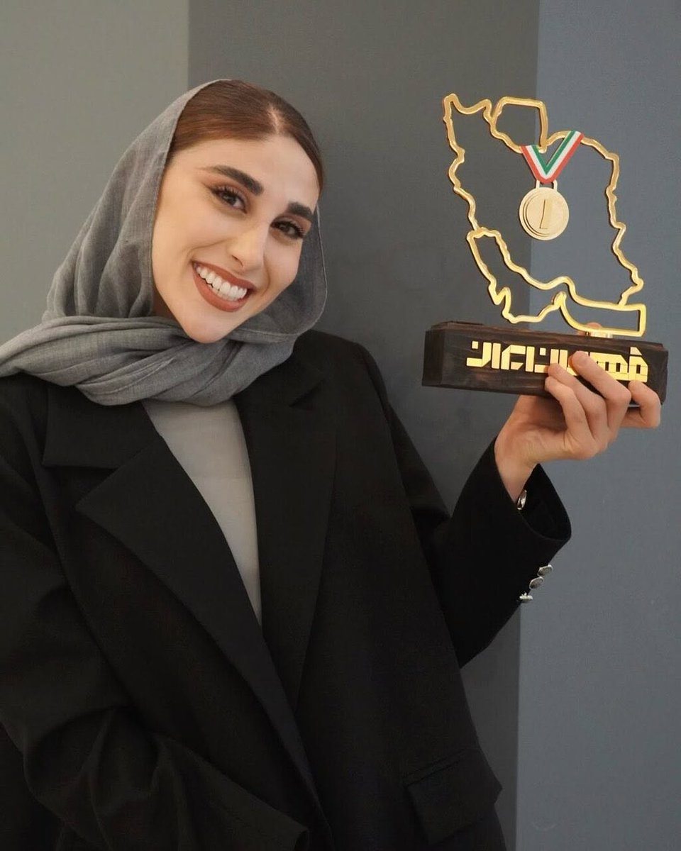 هدی نجفی🎒 tweet media