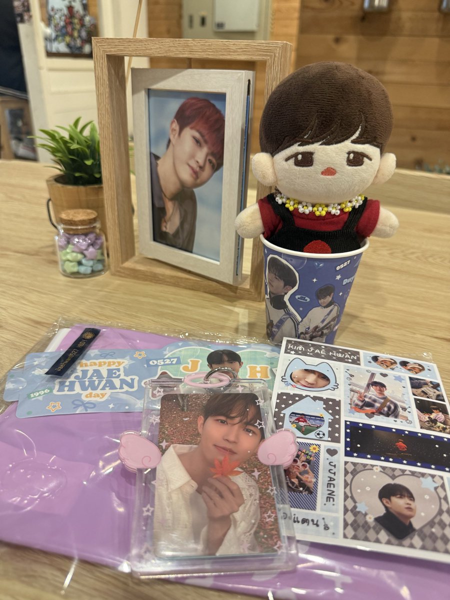 PiMmm_Aeng's tweet photo. เช็ค 🩵💚💜
#DaylightWhispersWithJH 
#김재환 #KIMJAEHWAN #คิมแจฮวาน #HAPPY_JAEHWAN_DAY https://t.co/MwpjQbm32E
