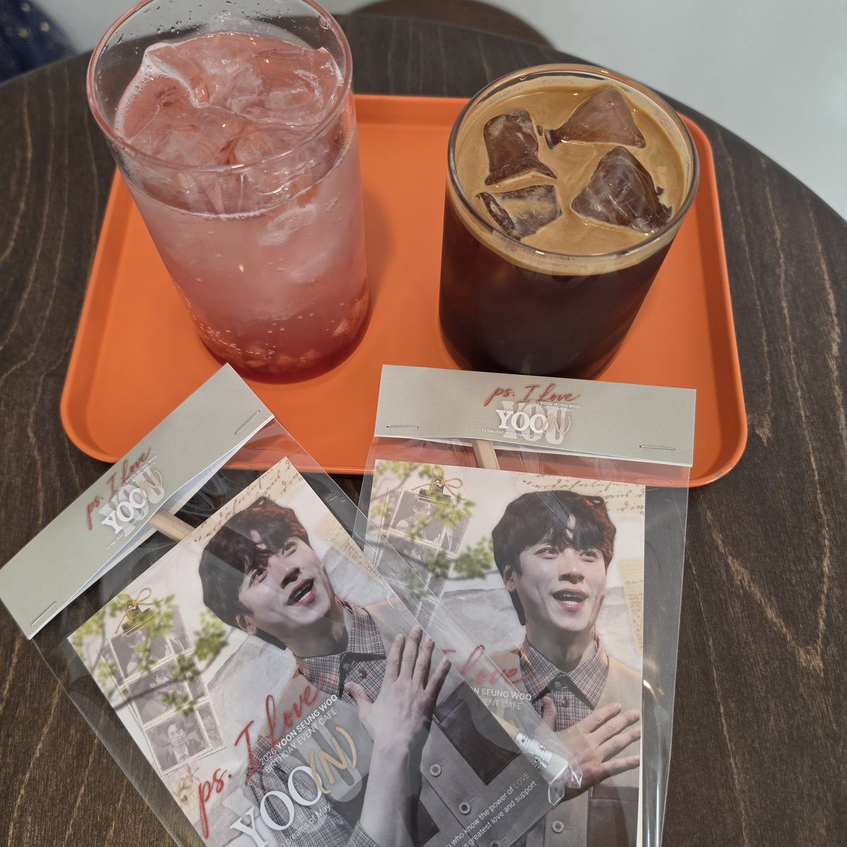 Jeolmi_0's tweet photo. 이벤카페 마지막날 방문했는데
너무 아기자기하게 잘 꾸며져있고 음료도 너무 맛있고 특전도 너무 예뻤어요☺️
#T0_SW
#5월의_꿈을_꾸는_승우야
#ps_I_LOVE_YOO_N https://t.co/WKNNqcy0Hj
