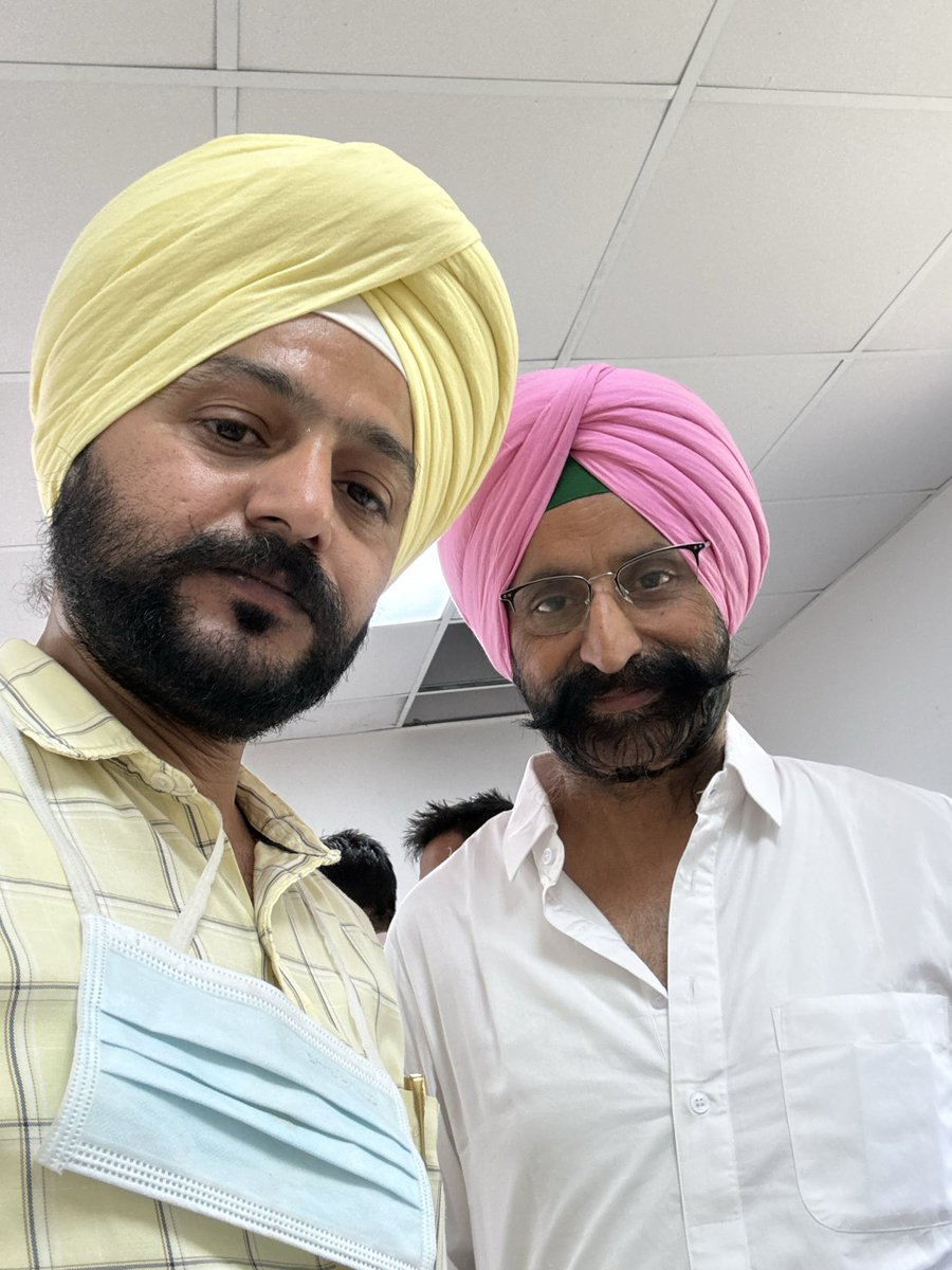 BehgalSatnam's tweet photo. @ArvindKejriwal @BhagwantMann @msisodia @harjotbains @RouriJai @meet_hayer @kang_malvinder 
 
ਚੋਣ ਤਿਆਰੀ ਵਿੱਚ ਸਾਰੇ ਜ਼ਮੀਨੀ ਕ੍ਰਾਂਤੀਕਾਰੀ ਸਾਥੀ।🇮🇳🙏🏻

चुनाव की त्यारी में सभी क्रांतिकारी साथी।🙏🏻🇮🇳

All grassroots revolutionary comrades in election preparations.🇮🇳🙏🏻 https://t.co/vgNPuM8u1d
