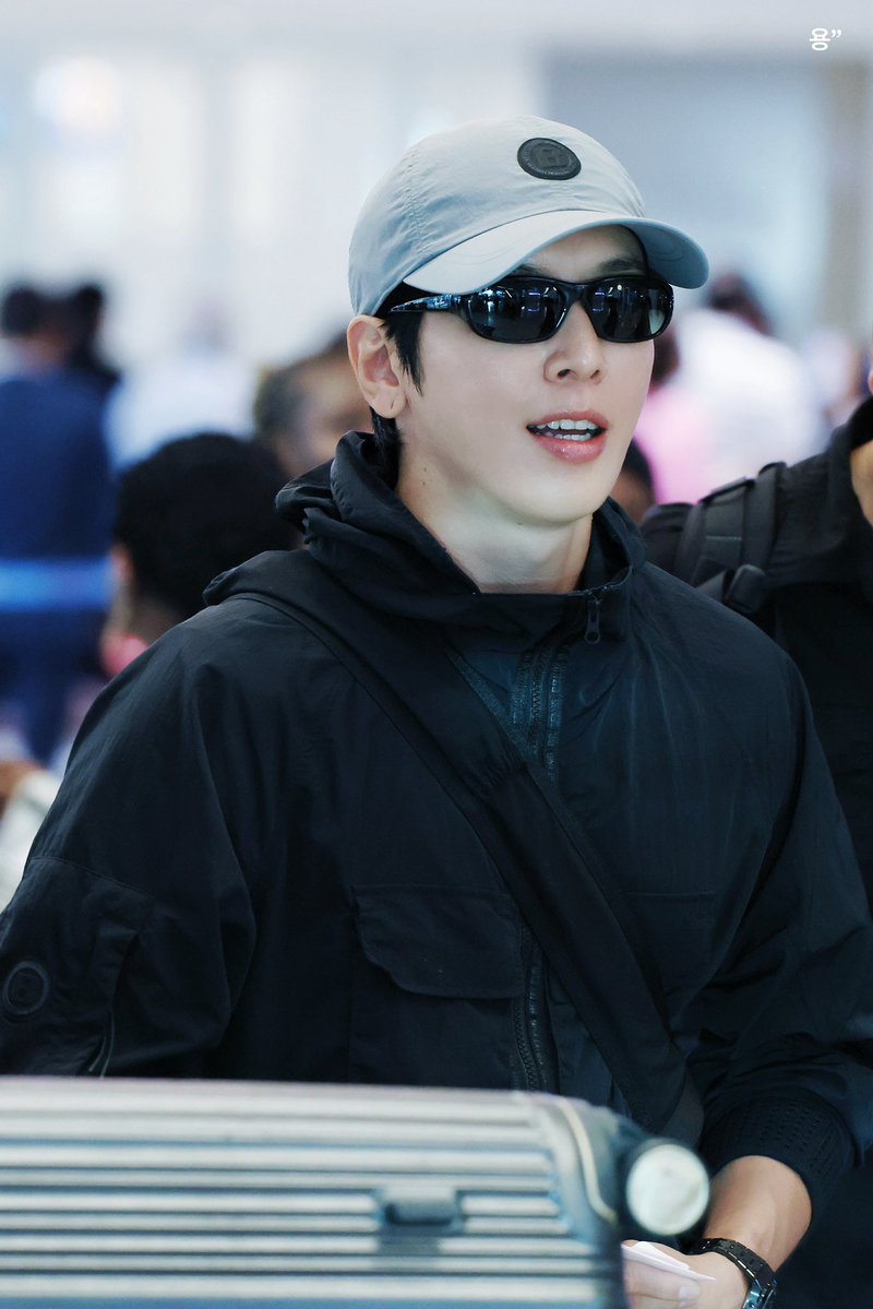용” tweet media