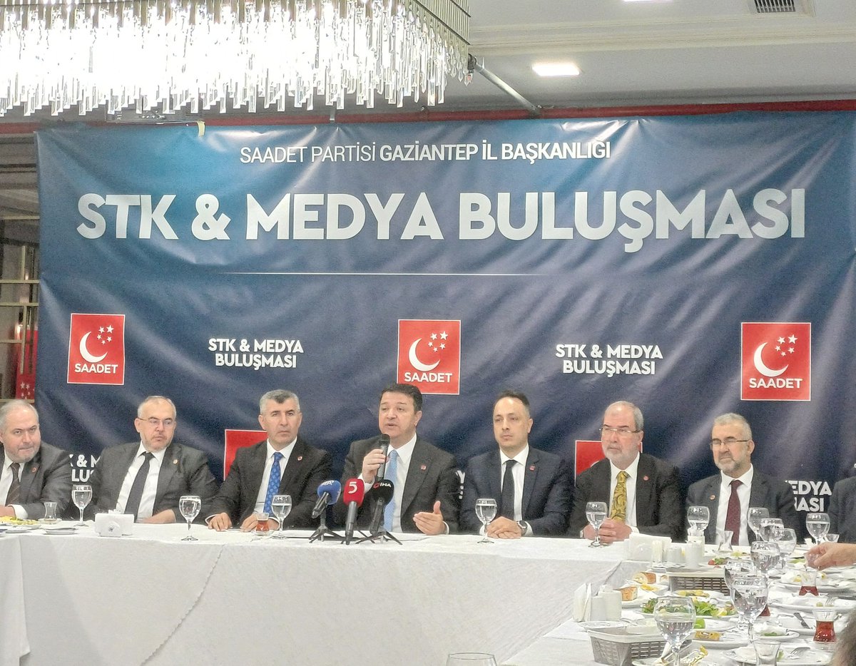 SaitSalc1's tweet photo. Saadet Partisi Genel Başkanı Mahmut Arıkan'ın Gaziantep'te düzenlediği STK Medya buluşmasındayız. Arıkan özellikle ülkede yaşanan ekonomik sorunlara dikkat çekiyor.
@SaadetPartisi #Gaziantep https://t.co/I11OUdfAXw