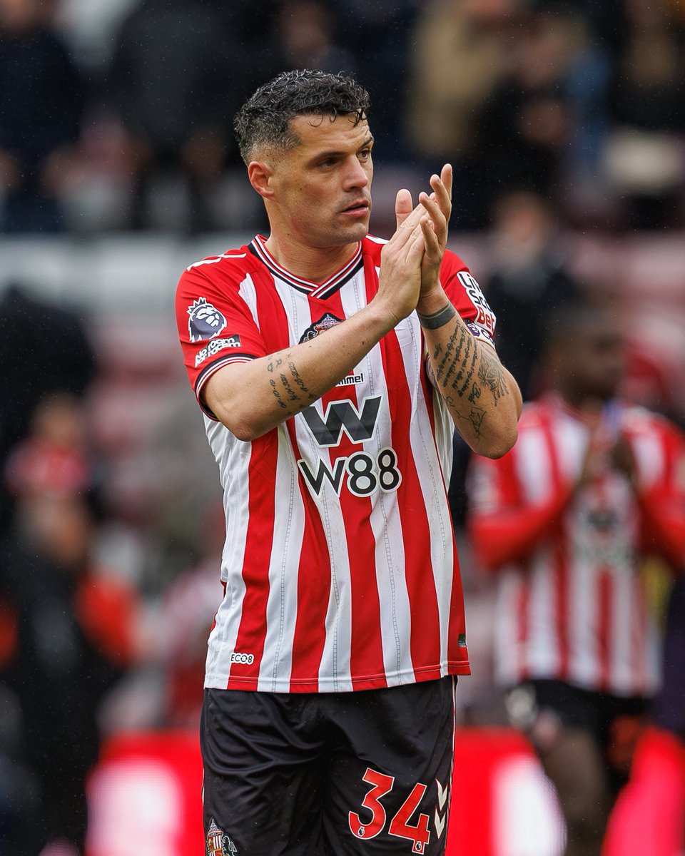 _BeFootball's tweet photo. Florent Ghisolfi 🇫🇷 : « je ne savais pas que le joueur parfait existait, PUIS J’AI EU GRANIT XHAKA 🇨🇭🐐 . »

(@lequipe) https://t.co/LlxtqtQxZg