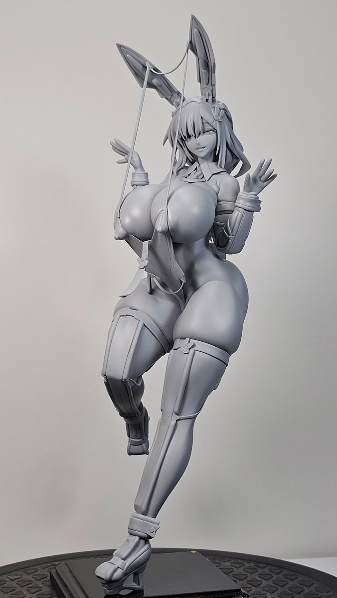 justice2280's tweet photo. 『夏用バニガスーツ』さん原型完成
全身と角度色々 https://t.co/XYzB8xPGOh