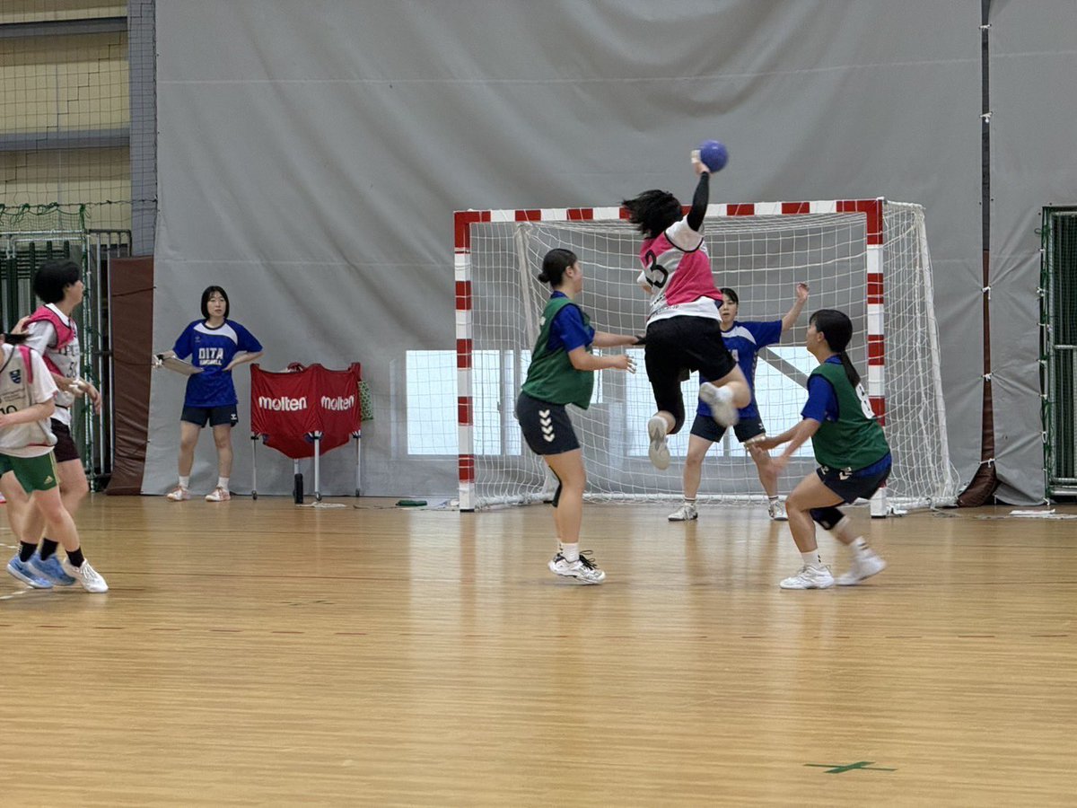 ipuwhand's tweet photo. 5月23、24日に #高松商業高校 さん #今治東高校 さん #高水高校 さん #高岡向陵高校 さん #大分高校 さん #大分鶴崎高校 さんとゲームを行いました！

ありがとうございました🔥🤾‍♀️

#環太平洋大学
#IPU
#女子ハンドボール部
#ハンドボール https://t.co/FynwuunGmn