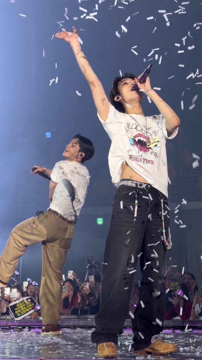 goldenksunoo's tweet photo. 💬 *posted fancams of sunoo with jay
🐈‍⬛ oh my sunoo’s belly…..

😅 #SUNOO #JAY https://t.co/zjSKxZ7jkY