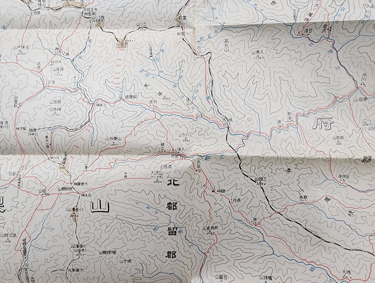 Rusalka_W's tweet photo. そして本付属の秩父山系図、今では消滅した集落も書いてあって実に興味深い https://t.co/5z4ZZdVDeM