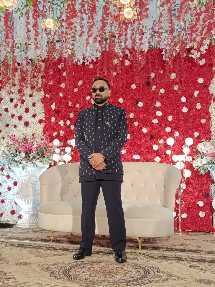 faraaz09_'s tweet photo. Happy married life @yasirarafat232  💐🫂.
#ForeverCherishingCherry #مسجدرحمت_للعالمین_کھولو https://t.co/fsncmhpqe6