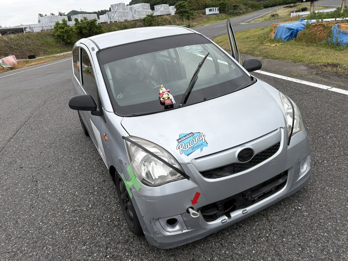 team_evilbabies's tweet photo. 本庄軽one耐久第2戦
K-oneクラス準優勝🥈

4年このミラでやってきて、やっと念願の表彰台に乗れました！！SDGsなので中古タイヤで参戦してしっかり使い切りました！ https://t.co/HJ8svZPA2u