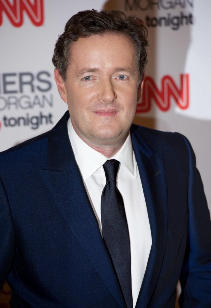 GunnerPuls's tweet photo. 🚨 Piers Morgan with another brutal one for Manchester United fans 😭🔥

🗣️ “If Mikel Arteta delivers both the Premier League and Champions League, he’s achieved more in one season than Manchester United have managed in the entire post-Ferguson era.”

One Arsenal rebuild might achieve more in a single season than Manchester United have done in the entire “trust the process since Ferguson left” era 😭🍿

United fans spent years calling Arsenal finished… now they’re watching Arteta build what they’ve been promising since 2013 💀🔥