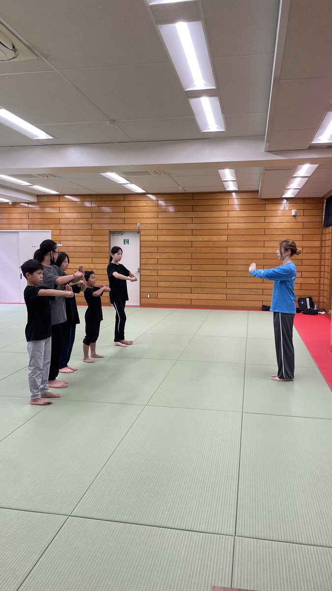 ichido2016's tweet photo. 東京アクション道場（キッズ）⚔️

今回のレッスンは《中国武術》！

最初は慣れない動きに苦戦しながらも、
足先から指先まで意識し、一つひとつの型を丁寧に磨いていきました

最後のポージング撮影までこだわり抜いて、最高にかっこよく決めてくれました🔥

#殺陣教室 https://t.co/QTZeQ1DurI