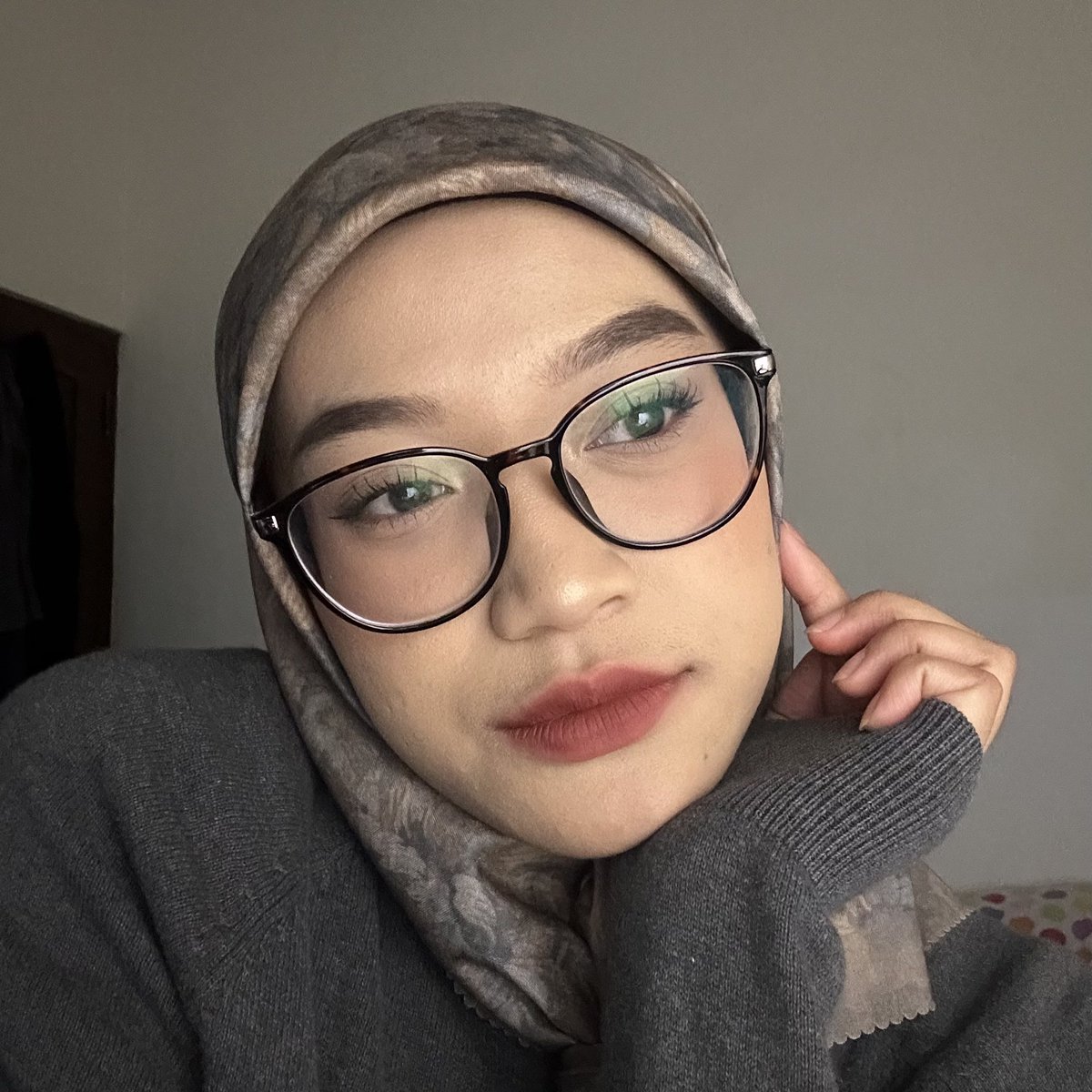 twisssco's tweet photo. MAKASIH JUDYDOLL UDAH BIKIN SHADE MERAH SECANTIK INI ❤️ https://t.co/kxErPxZAMQ