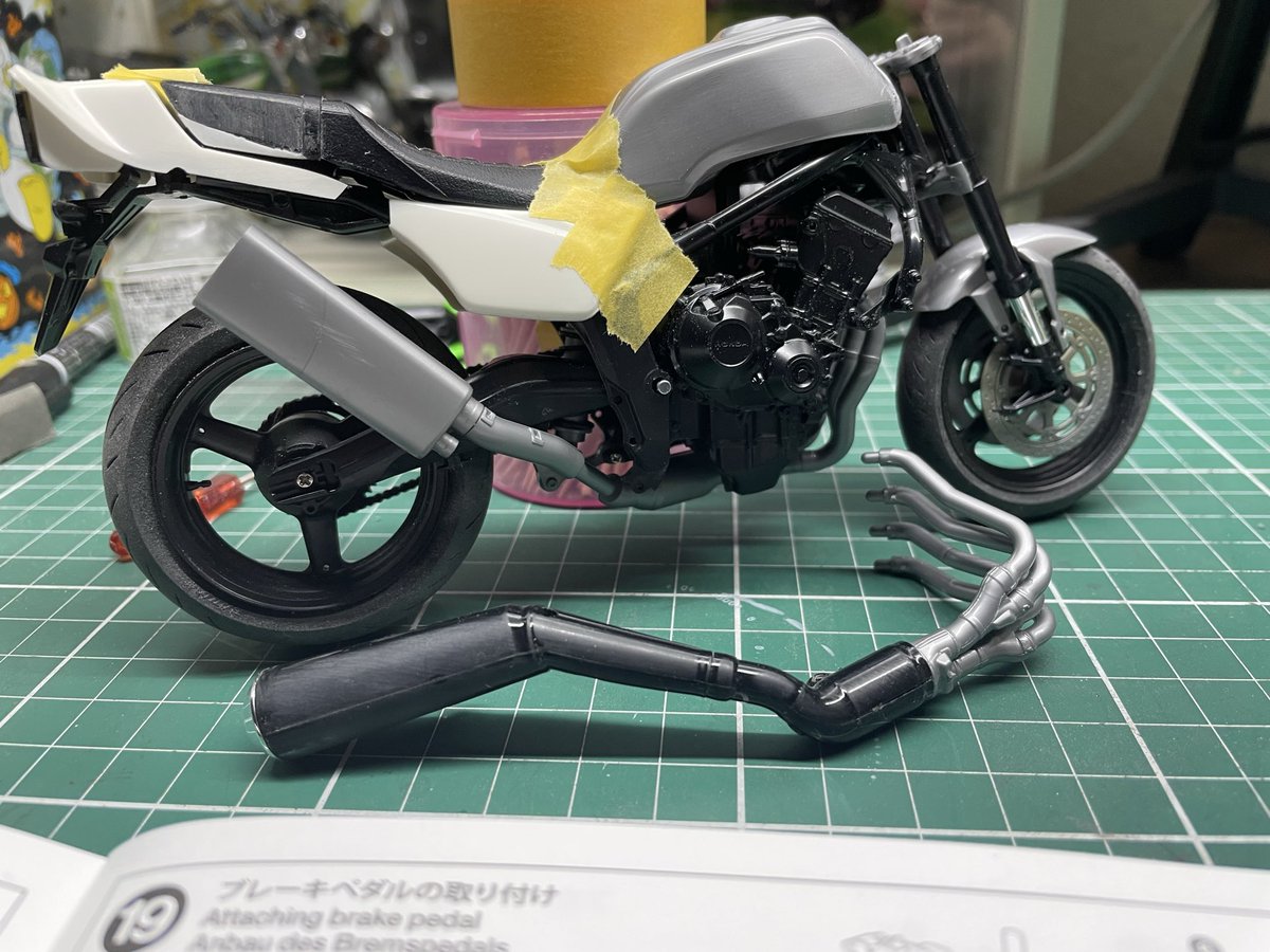 nakanosr400's tweet photo. 1000FにRR-Rのマフラー付けると 大分カチ上がる感じ☺️

試しに積んであるRR-Rから拝借してみたよ。 https://t.co/xNH2SwO0wl
