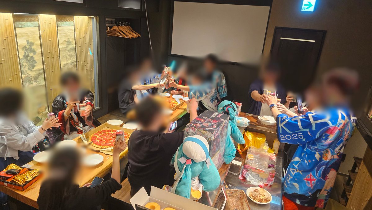 yamikaze1224's tweet photo. 名古屋オフ最っ高でしたー!!!
ちな寝てない時間が約50時間経過しました。 https://t.co/Olyh61dp7I