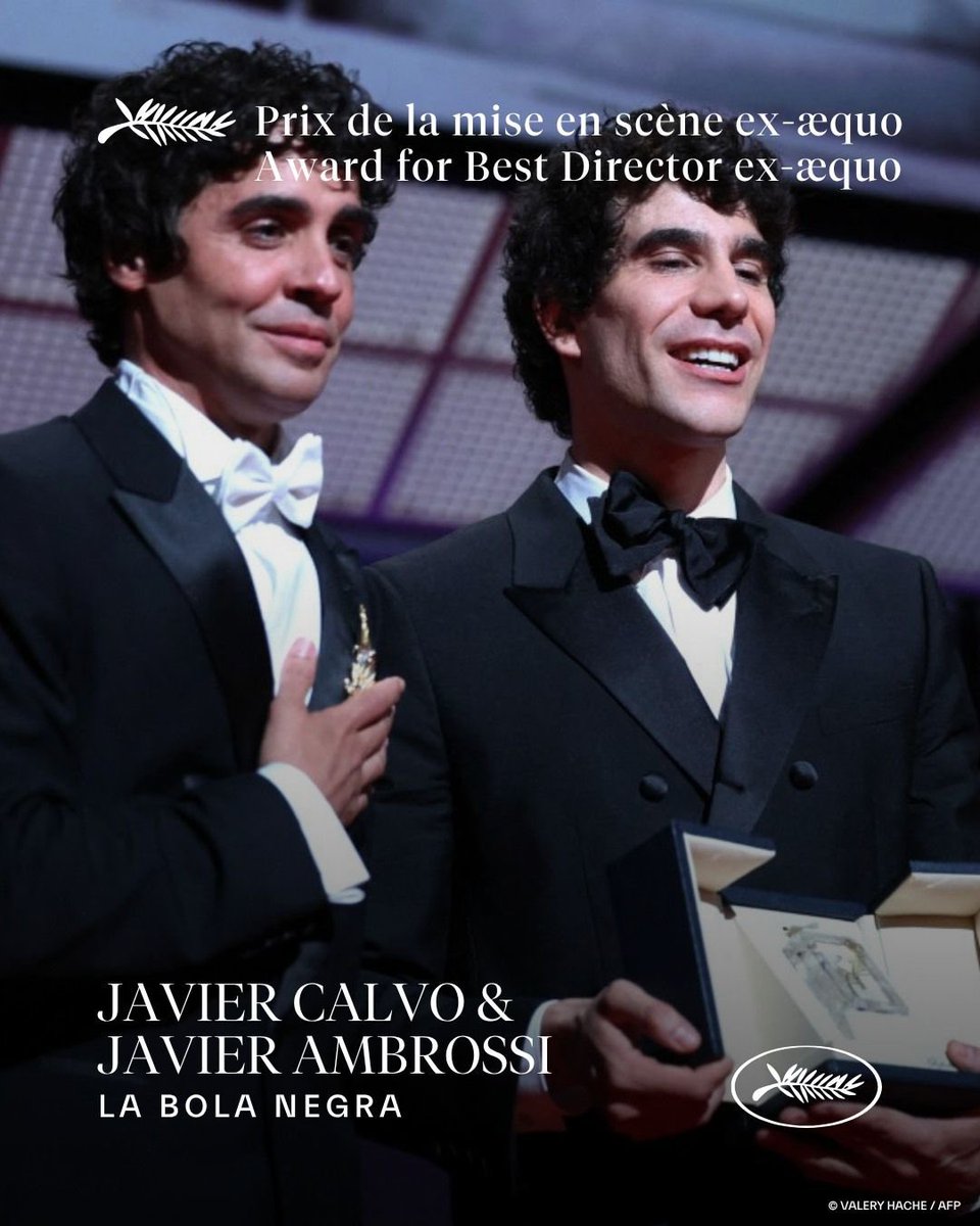 antoniobanderas's tweet photo. Enhorabuena a Los Javis por hacer historia ayer en el @Festival_Cannes obteniendo el Premio a la mejor Dirección por “La Bola Negra”. 👏👏👏👏😘👏

#Cannes2026 #Palmares #Awards #BestDirector https://t.co/2eE2xh2cTY