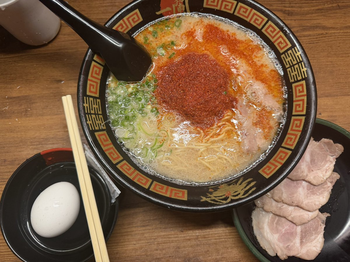 GWang_jjong's tweet photo. 로렝이 라멘 먹으러 왔어요 https://t.co/AtxIsI3gJu