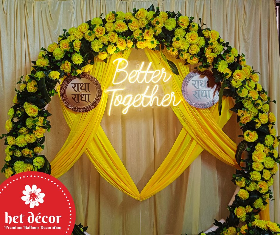 hetdecor's tweet photo. 💍 Getting engaged soon? Don't just exchange rings - exchange vows in a space that's as beautiful as your love story. 🌸✨

het décor brings stunning ring ceremony decoration to your home in #Ahmedabad.

DM us or WhatsApp to book! 📲

#ringceremony #engagementceremony #hetdecor https://t.co/uOv5ENYGiy