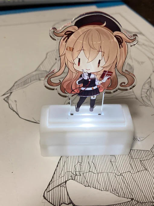 百均でアクスタ用ライト買ってみたけど、ミニアクスタ用位にちょうどいいかも。
