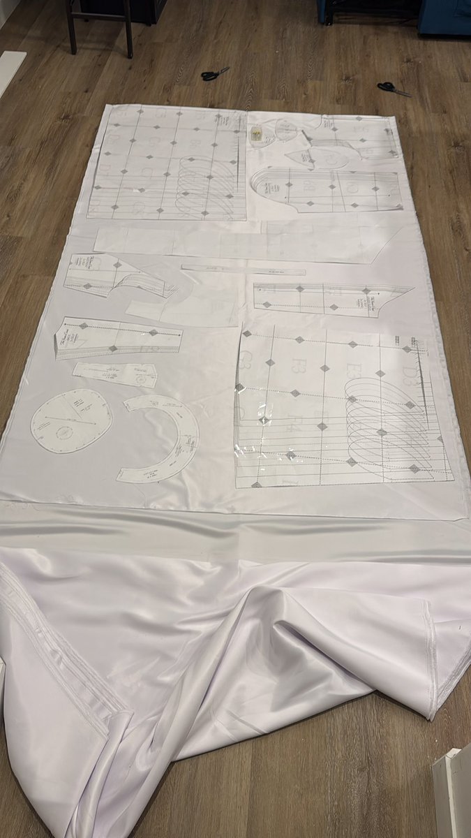 QueendomCosplay's tweet photo. Con crunching is going well, it only took me 7 hours to assemble the patterns for one cosplay 🫩 I fear watching Derapchu VODs for half of that has only made me more deranged https://t.co/WhF2h1umbW