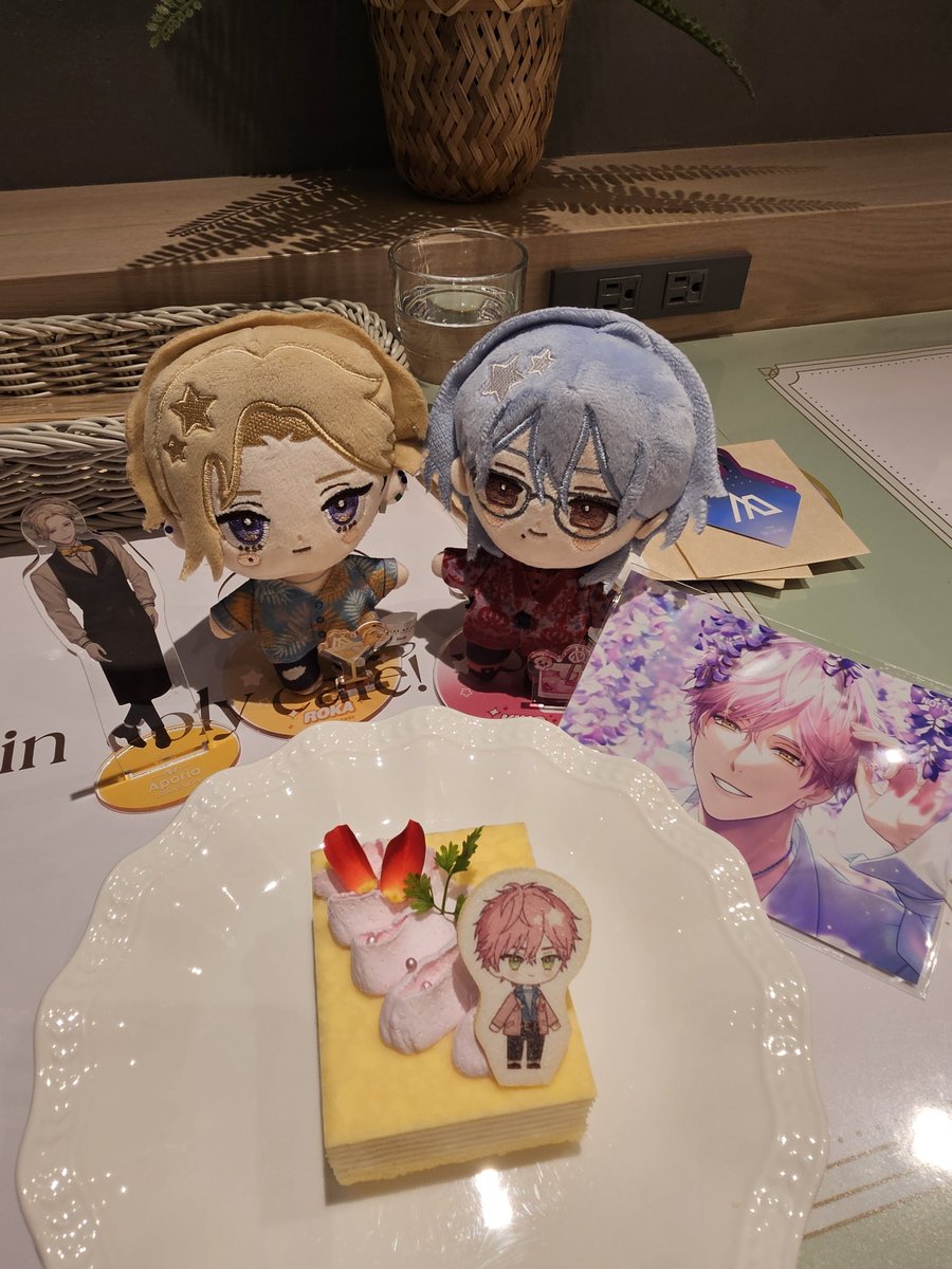 MacaroonPop's tweet photo. まさかの自引き😭
すぴにーずちゃんたち初お出かけ👜

#ブレマイ #colycafe https://t.co/Yyw8I9NDVe