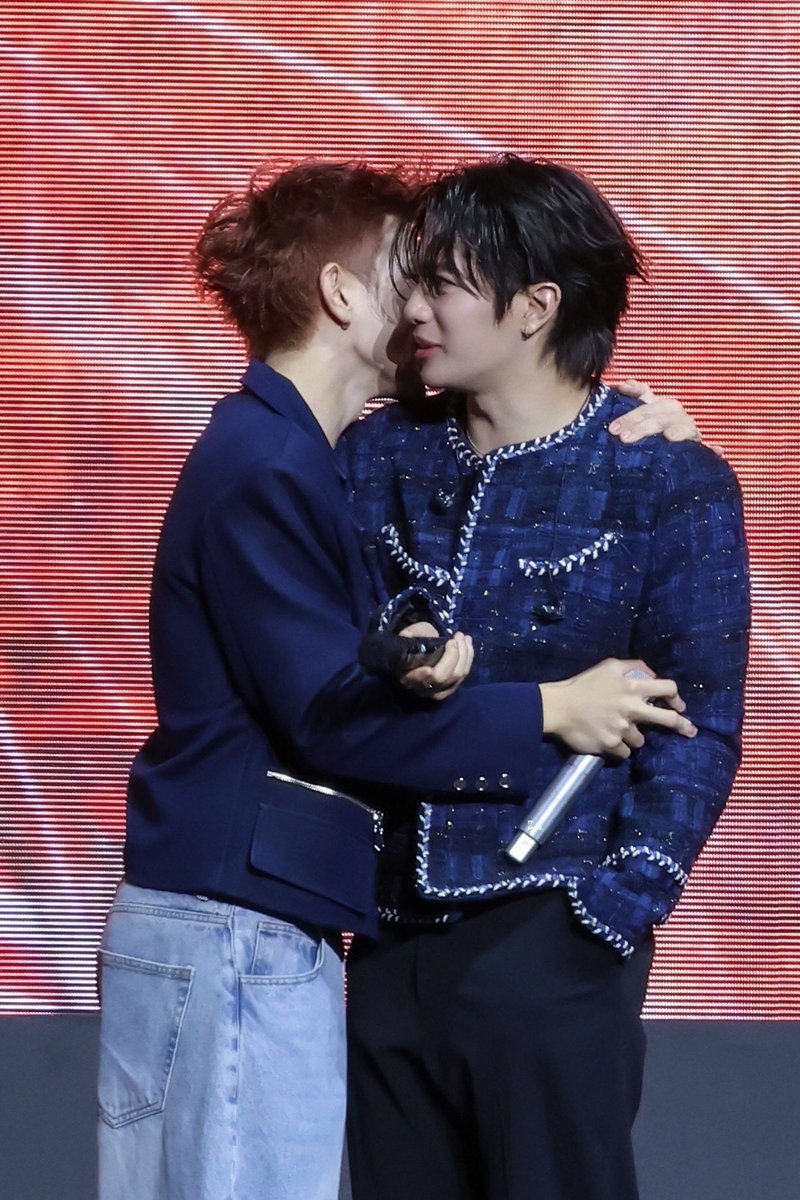 TTxSpace's tweet photo. สองจิ๋วซุบซิบวางแผนอะไรกันอีก 😂😂

#LOLFanFest2026D3
#Williamjkp #fourthnattawat https://t.co/4GLkXFN3cX