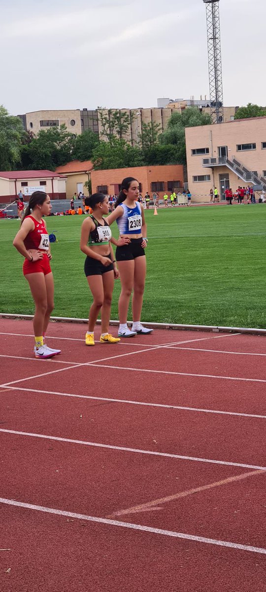 puenteromanillo's tweet photo. CAMPEONATO AUTONÓMICO SUB16
23/05/26 Salamanca
4-Yaiza Martínez en Peso con 9.00 y 7 en Disco con 25.84
7-Sara García en Altura con 1.34
14-Marina Casilla en 600ml con 1.47.48
14-Diego González en 100 con 12.56 (12.27 en semifinales) 
@CRSASALAMANCA https://t.co/GevJu8s6Q7