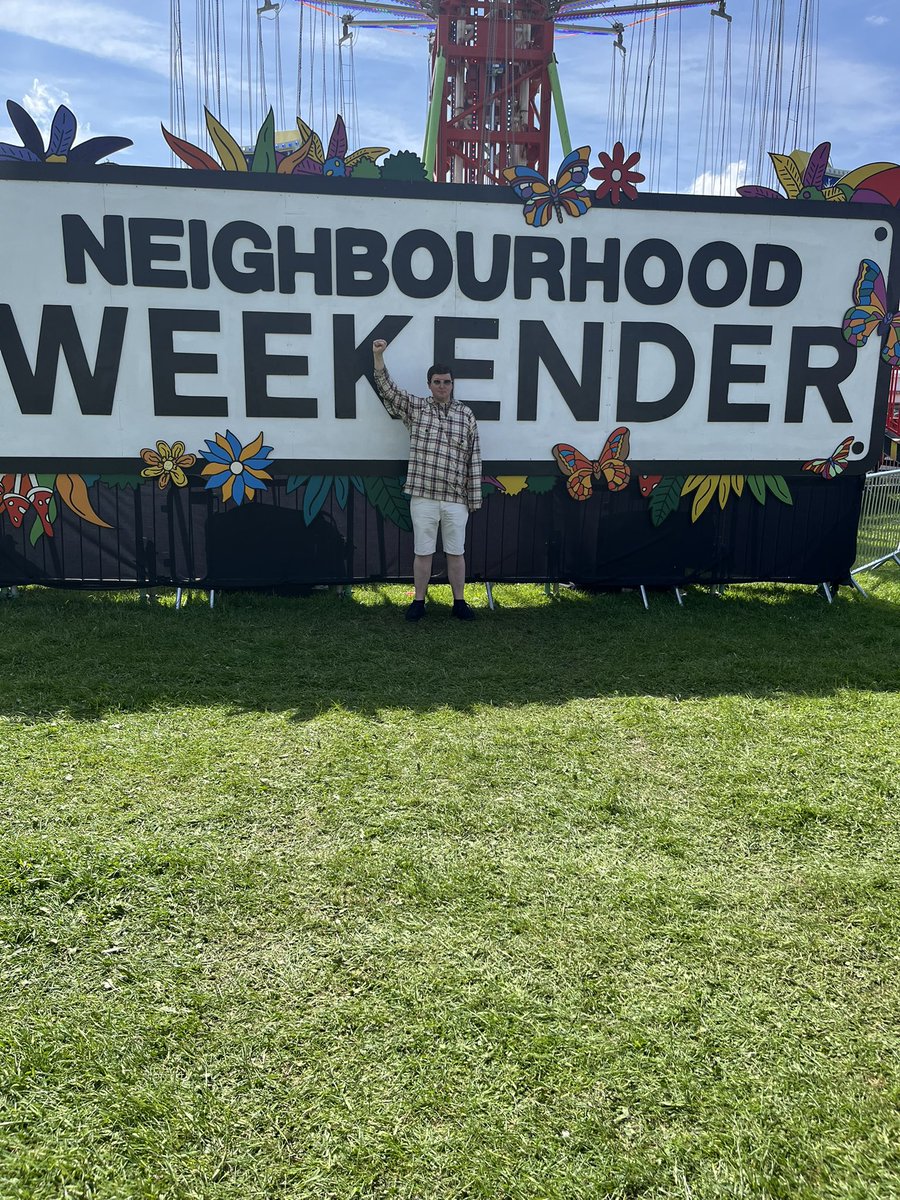 HandyNeil's tweet photo. First festival of the year!! ✊🏻 #Luckyman @nbhdweekender @richardashcroft #RichardAshcroft https://t.co/d1lz1nGizp