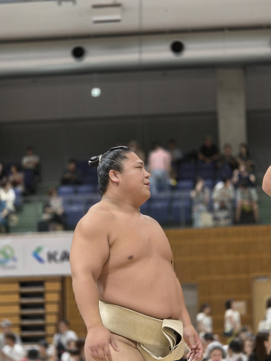 odakeis2's tweet photo. 巡業で１人ずっと稽古してた。
やっとこの日が来た。
若隆景、おめでとう!
#若隆景
#霧島
#大相撲 https://t.co/Vfygm77I6B