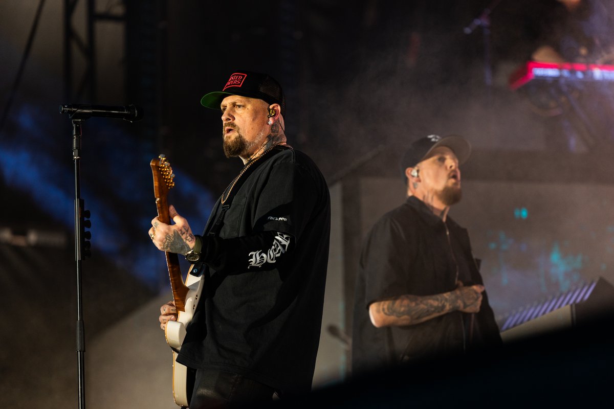 Rock Sound tweet media