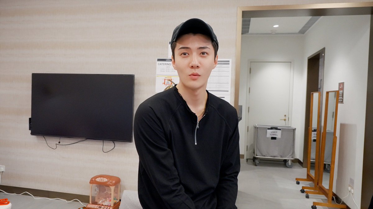 EXO tweet media