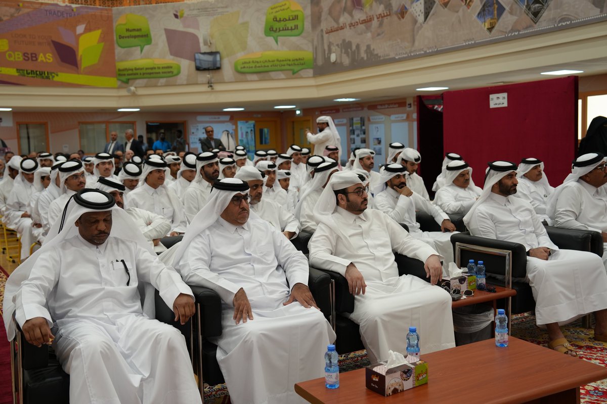 QBS13's tweet photo. إلى خريجينا الأعزاء…
أنتم ثمرةُ الجهد، وفخرُ المدرسة، وبدايةُ مستقبلٍ مليءٍ بالإنجازات.
اليوم نودّع دفعةً صنعت الذكريات، ونستقبل قادةَ الغد بثقةٍ وطموح.
مبارك لكم التخرّج، ونسأل الله لكم طريقًا مليئًا بالنجاح والتوفيق. 🎓 https://t.co/w314VOpKv5