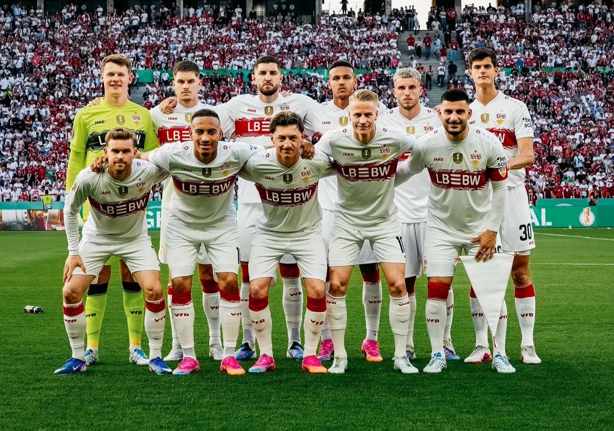 VfBSTR's tweet photo. Man kann nur stolz auf dieses Team sein, das auch in dieser Saison alle Erwartungen übertroffen und leidenschaftlich für die Titelverteidigung gekämpft hat. Danke an Sebastian Hoeneß und sein Trainerteam, die die Mannschaft unermüdlich weiterentwickelt haben. https://t.co/nnOk8qGCxS