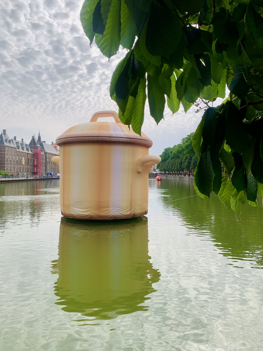 eventjes's tweet photo. BlowUpArt is terug! Voor de 5e keer kun je BlowUp-kunst zien in Den Haag. Deze editie heet dan ook BlowUp Jubilee. Toen ik gisteren in de stad moest zijn zette ik enkele installaties op de foto. De kunstwerken zijn t/m 21 juni 2026 gratis te bewonderen. 
#blowupart #blowupjubilee https://t.co/LZjgWDuXDA
