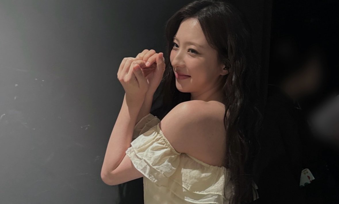 슈 tweet media