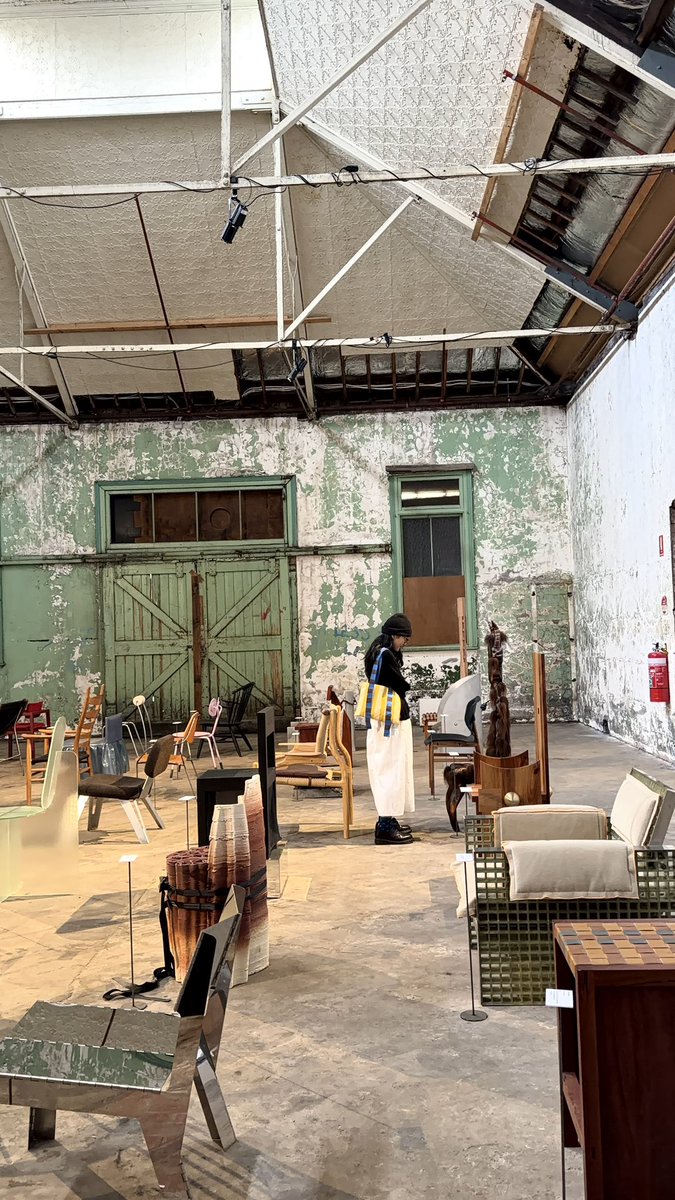 hiddenthread_'s tweet photo. Melbourne Design week 🪑 https://t.co/qyNLhimTL6