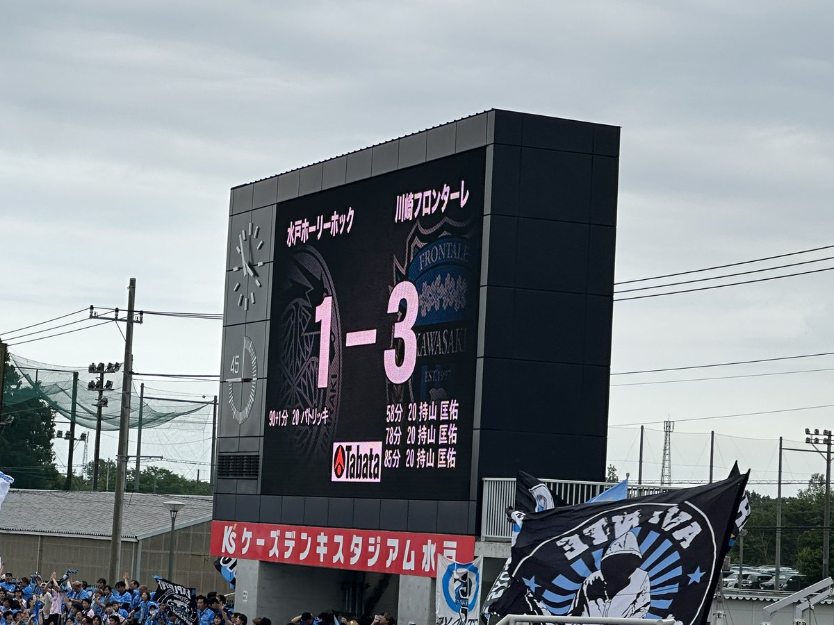 yyysya's tweet photo. 私が20ユニを選んでるんじゃないのよ
20ユニがわたしを呼ぶのよ
（まだ決めたわけではありません） https://t.co/v1ulLJPp9E