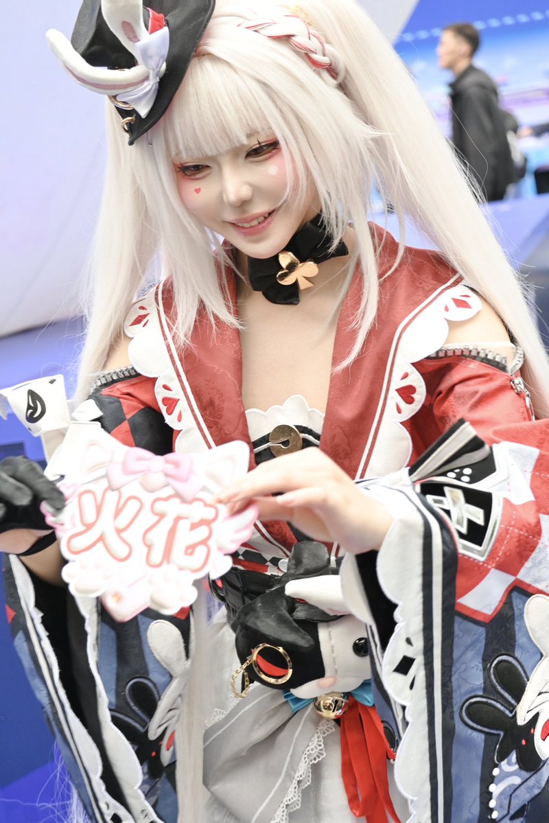 ピーポ tweet media