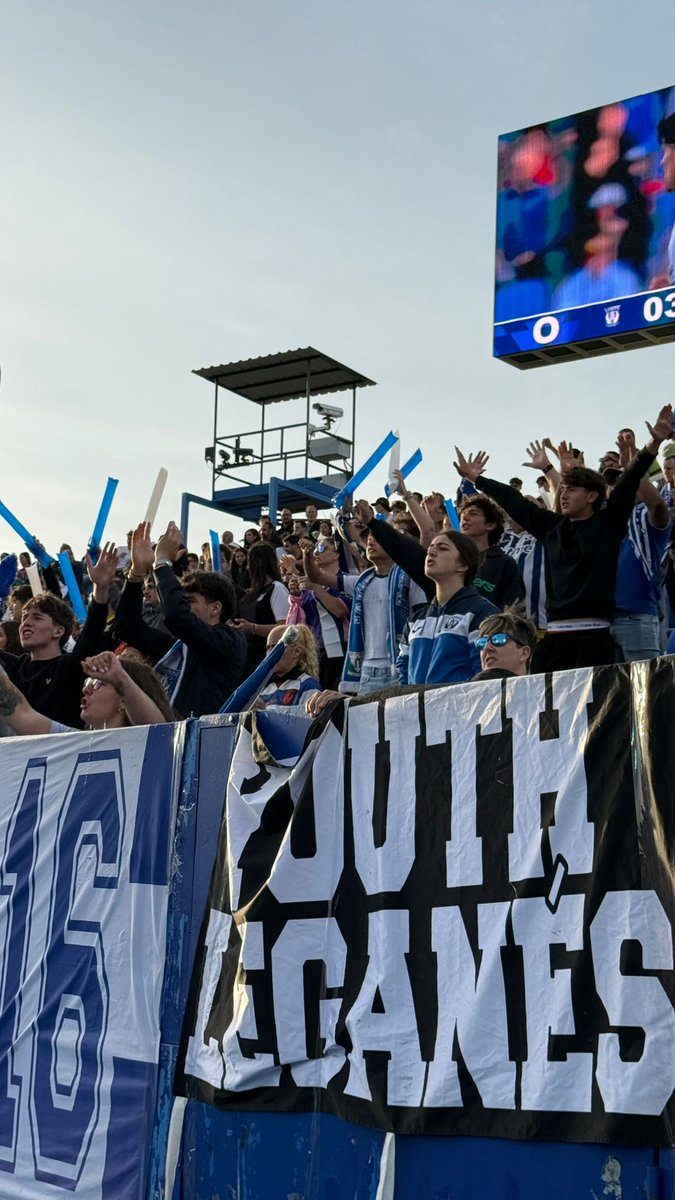 OnceLeonesLega's tweet photo. CÁDIZ CF - CD LEGANÉS|| No valen más errores. No más contemplaciones. Esto se tiene que quedar zanjado hoy sea como sea.

Mención especial a los casi 400 desplazados que harán que el escudo del laurel no esté solo por tierras gaditanas. ¡La vida por estos colores!

#RugeButarque https://t.co/fCpGWkPa24