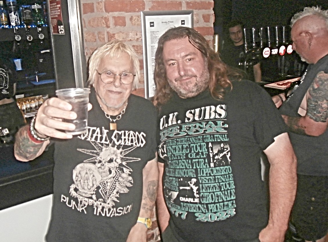 YeAuldMetaller tweet media