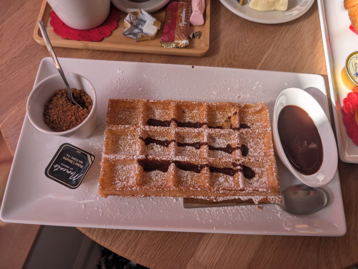 fore_soopbyeol's tweet photo. A Belgiun Breakfast 😍 https://t.co/0oNBV6PRMf